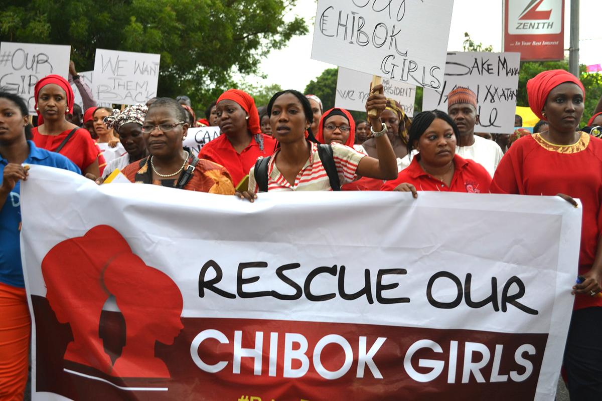 Nigeriassa syntyi kansanliike vaatimaan takaisin tyttöjä, jotka Boko Haram sieppasi Chibokissa huhtikuun lopulla 2014. Enemmistö tytöistä on sittemmin vapautettu, mutta yli sata oli vankina vielä toukokuussa 2017.