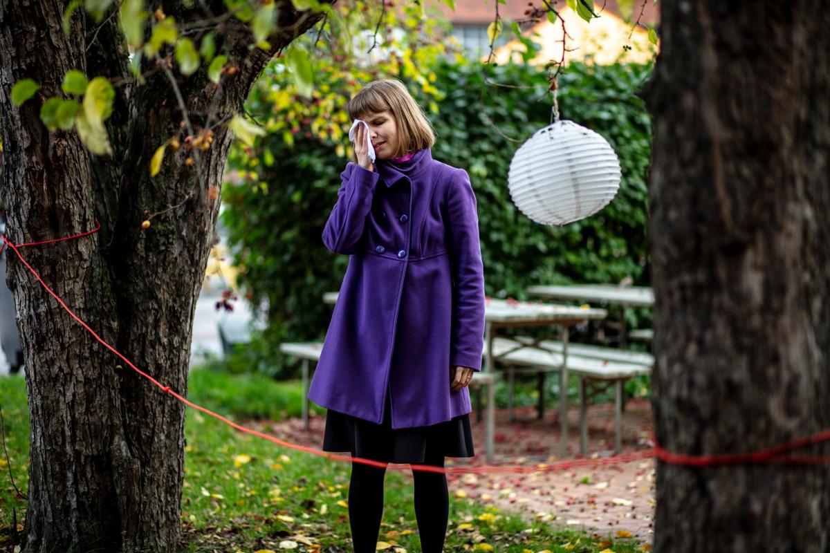 Kansanmuusikko Emmi Kuittinen on tehnyt korona-aikaan liittyvät itkuvirret Itku koronahuolista ja Itku ystävien ikävästä.