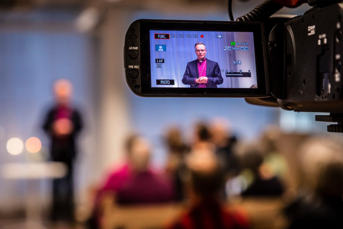 Arkkpiispa Tapio Luoma puhumassa Triplan Fokuksessa maaliskuussa. Kuva: Esko Jämsä