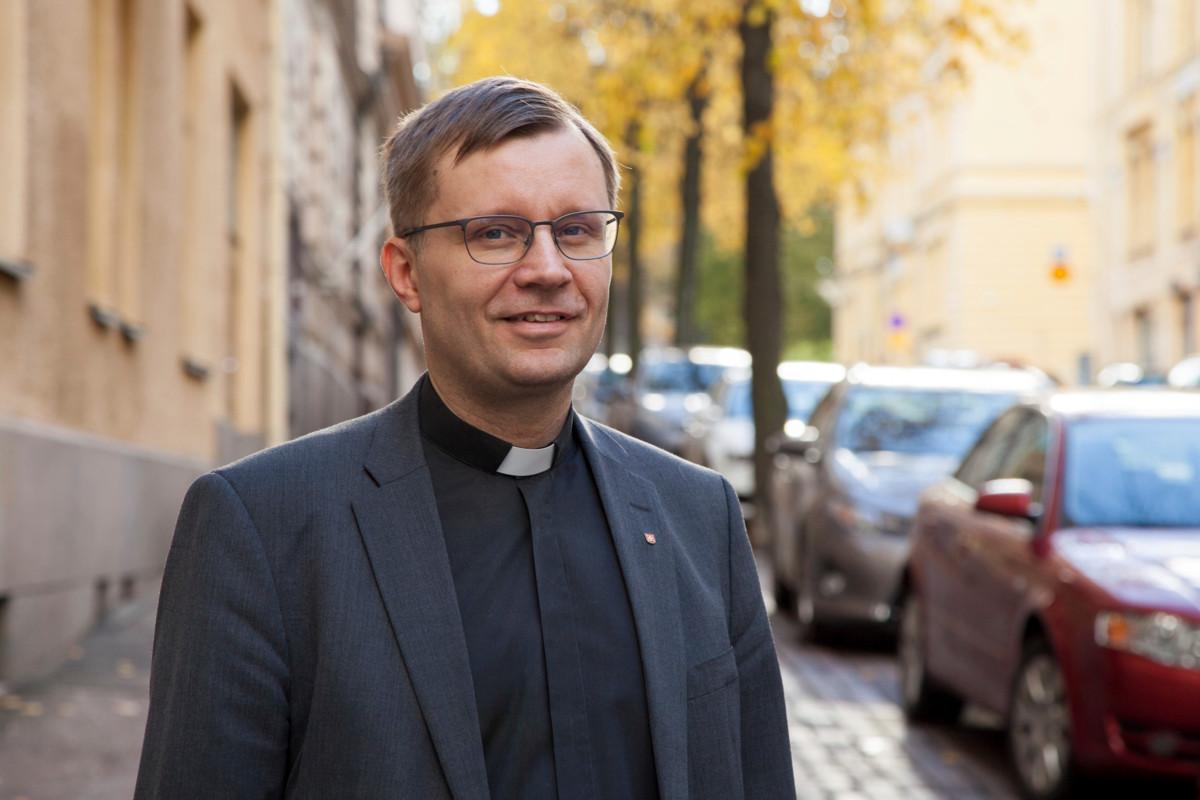 Tomi Karttunen on seurannut huolestuneena uskonnollisen vainon lisääntymistä koronapandemian aikana. – Koronavirus on selvästi ruokkinut muukalaiskammoa ja vähemmistöjen syrjintää, jopa heihin kohdistuvaa vihaa, hän sanoo.