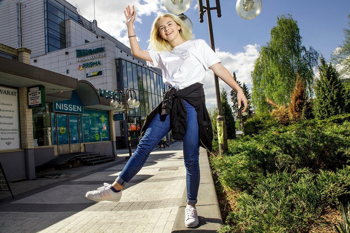 Pinja Sanaksenaho on kuvannut jo muutaman vuoden vlogeja, joissa hän kertoo omasta elämästään.