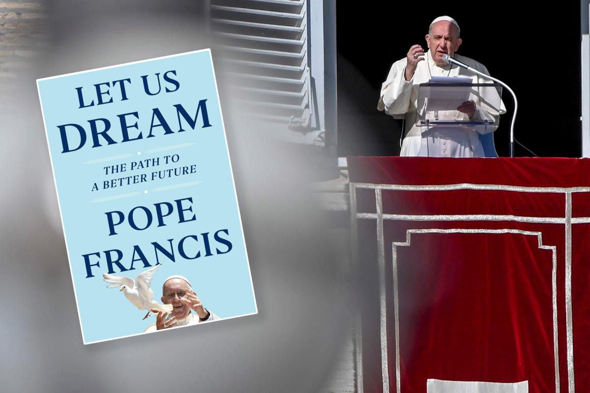 Paavi Franciskukselta ilmestyy joulukuun alussa uusi kirja. Kuvassa paavi pitämässä viikoittaista rukoushetkeä Pietarinkirkon aukiolla 22. marraskuuta.