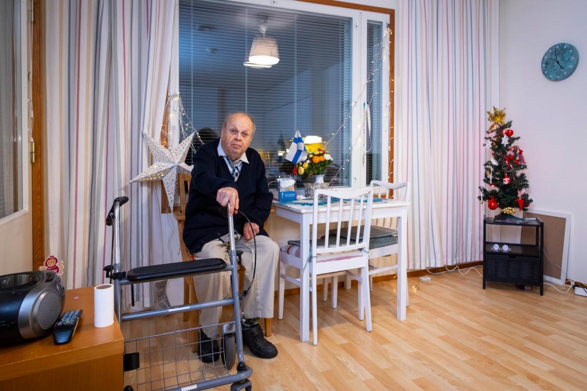 Nätit joululaulut ovat Raimo Aholan mieleen.
