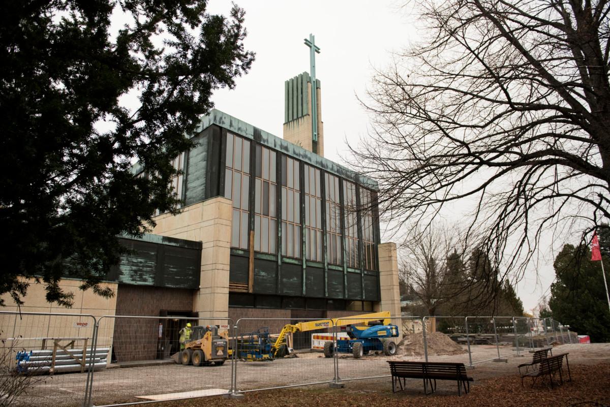 Lauttasaaren kirkon peruskorjaus on Helsingin seurakuntien ensi vuoden suurin investointi.