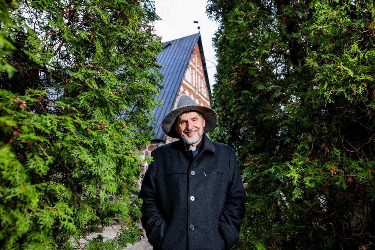 Antti Kujanpää uskoo, että kun rahat loppuvat, pääsevät seurakuntalaisten omat lahjat paremmin seurakuntien käyttöön. Kuva: Sirpa Päivinen