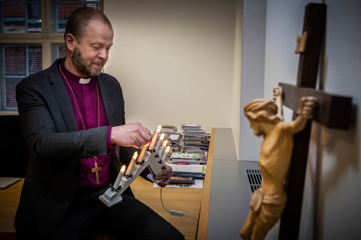 Teemu Laajasalon lapsuudenperheessä jouluun panostettiin huolellisesti, ja siksi hän aikuisiälläkin vaalii jouluperinteitä.