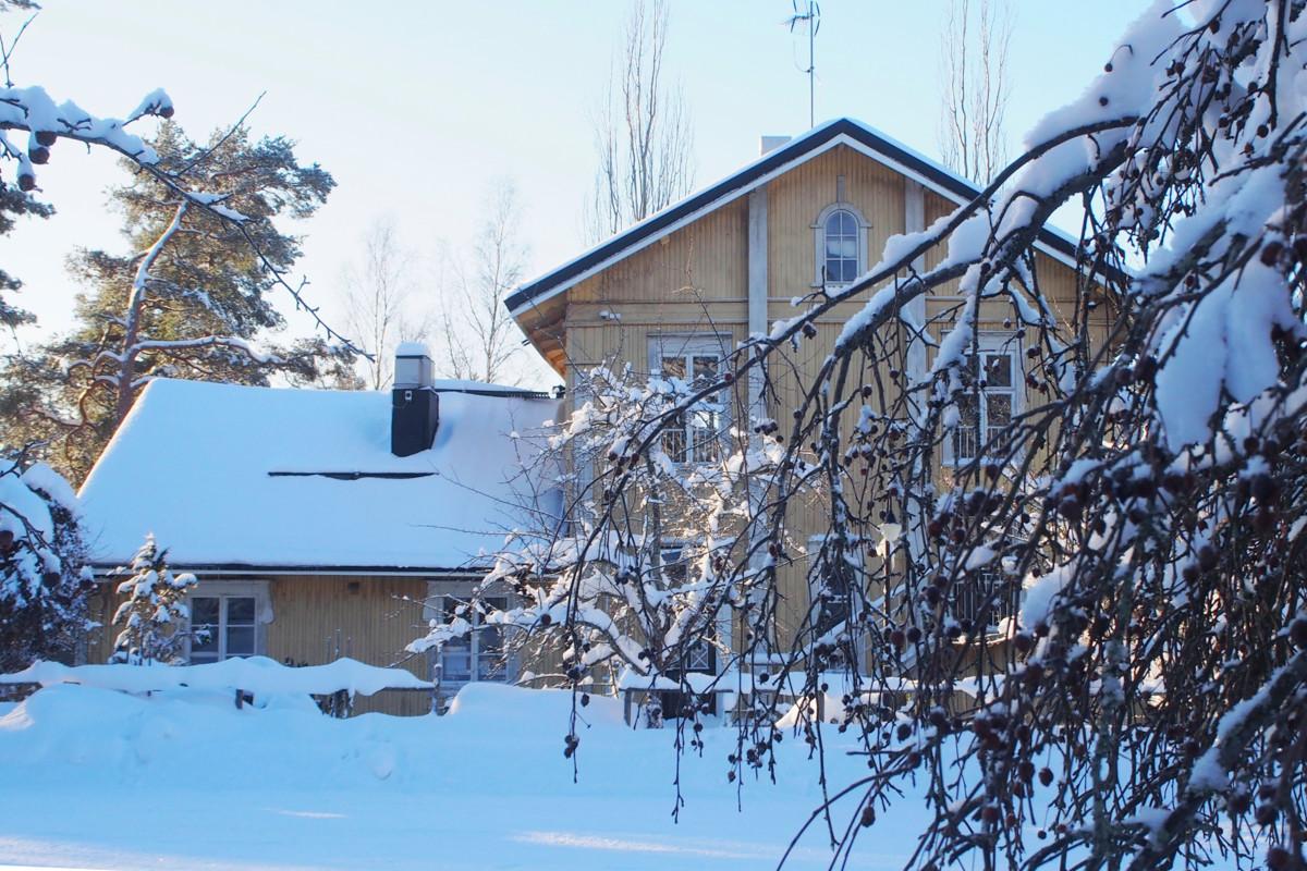 Kellokosken juhlatalo kuuluu Helsingin seurakuntien leirikeskuksiin, joiden toiminta on tauolla.