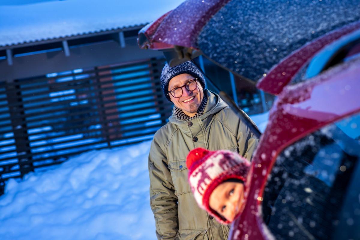 – Onhan se ihan parasta, että olen henkilö, jolle voi kertoa asioita ja jonka syliin voi tulla, sanoo Ariel Neulaniemi.