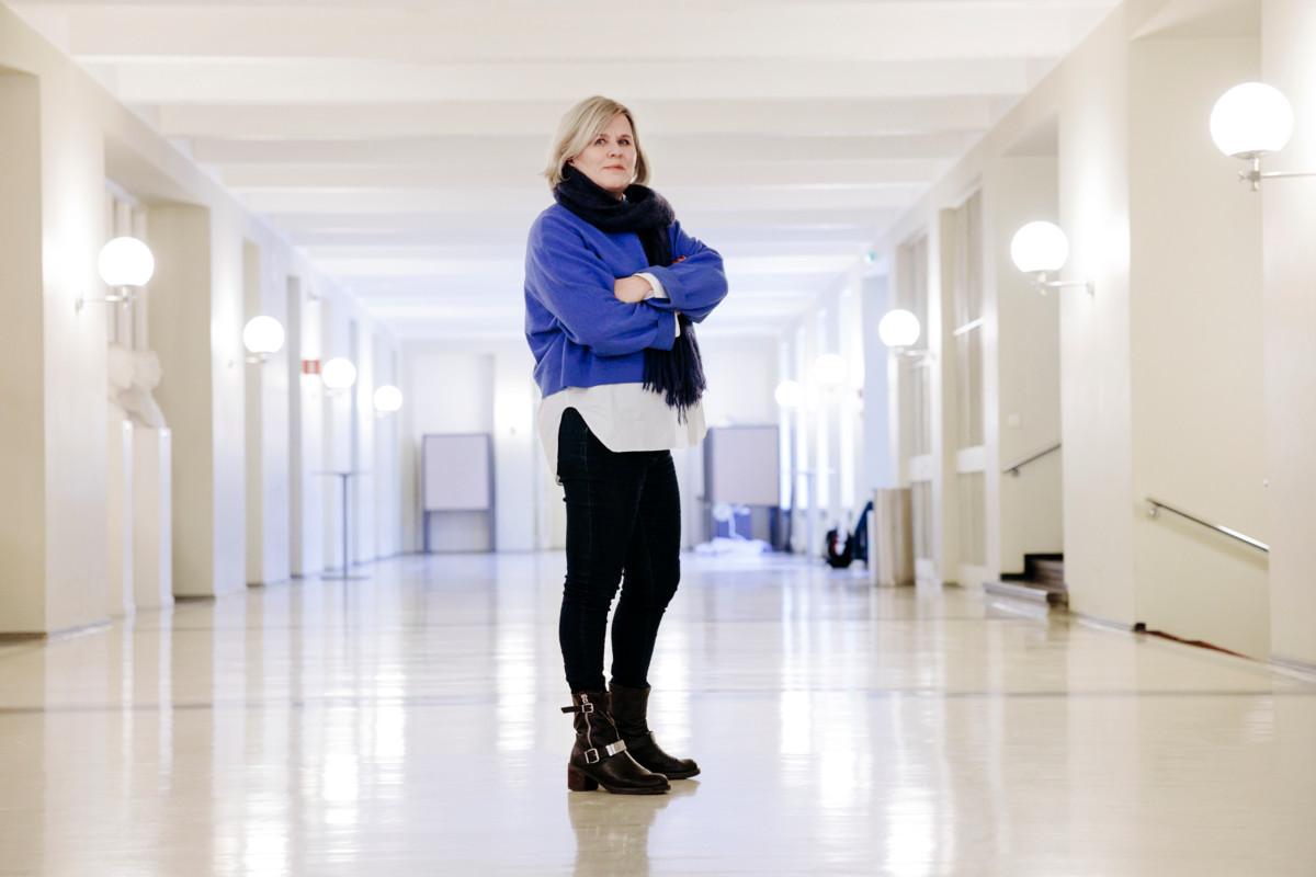 Leena Huovisen työpaikka Helsingin yliopiston päärakennus on korona-aikaan autio.