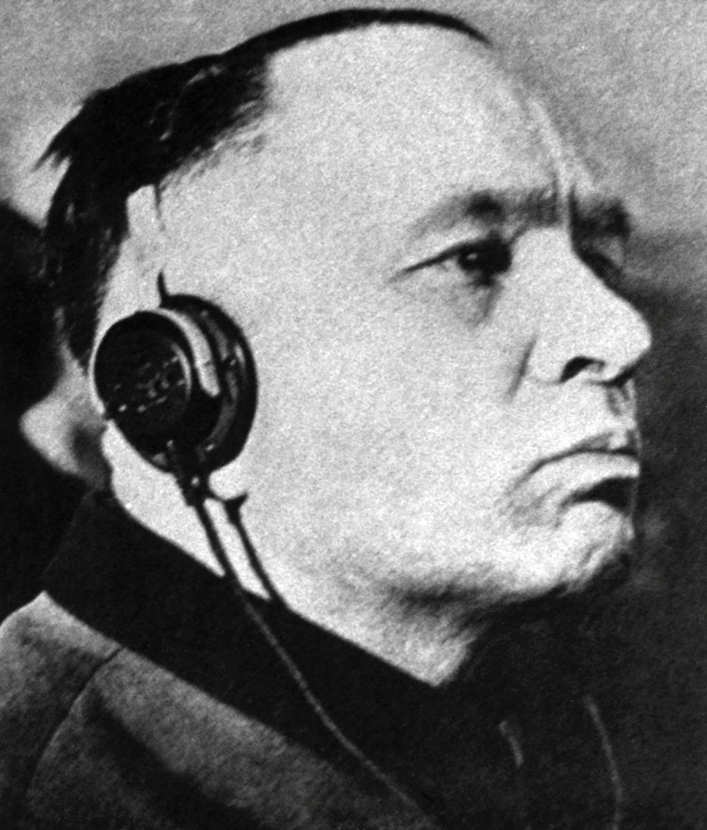 Rudolf Höss kuvattuna oikeudenkäynnissä Varsovassa 1946. Keskitysleirin komendantti tuomittiin kuolemaan ja hirtettiin 16.4.1947.
