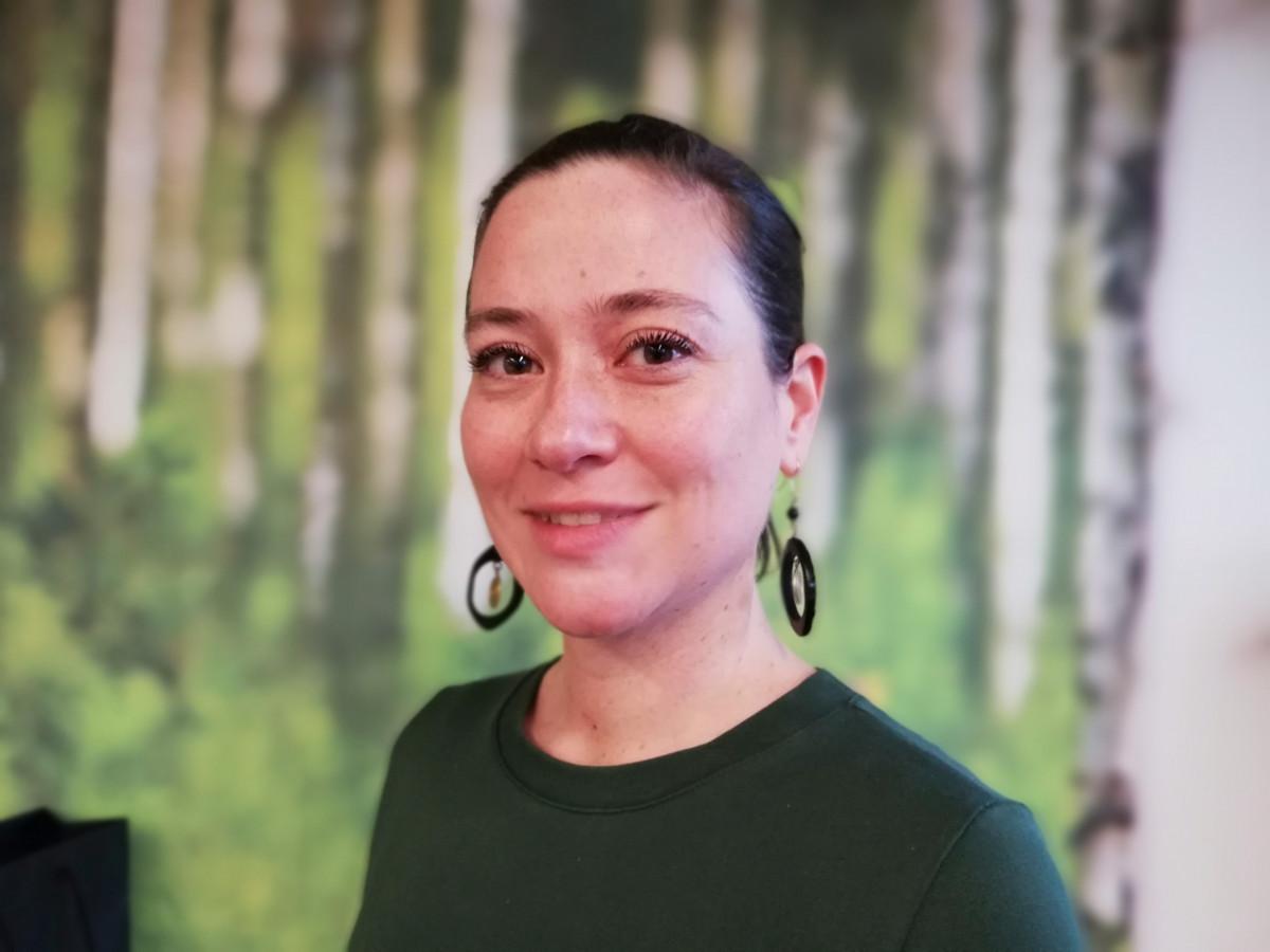 Melis Ari-Gurhanlin mukaan suomalaisessa terveydenhuollossa ei tunnisteta vielä tarpeeksi hyvin rasismin aiheuttamia mielenterveysongelmia. Kuva: Ellen Tuomaala
