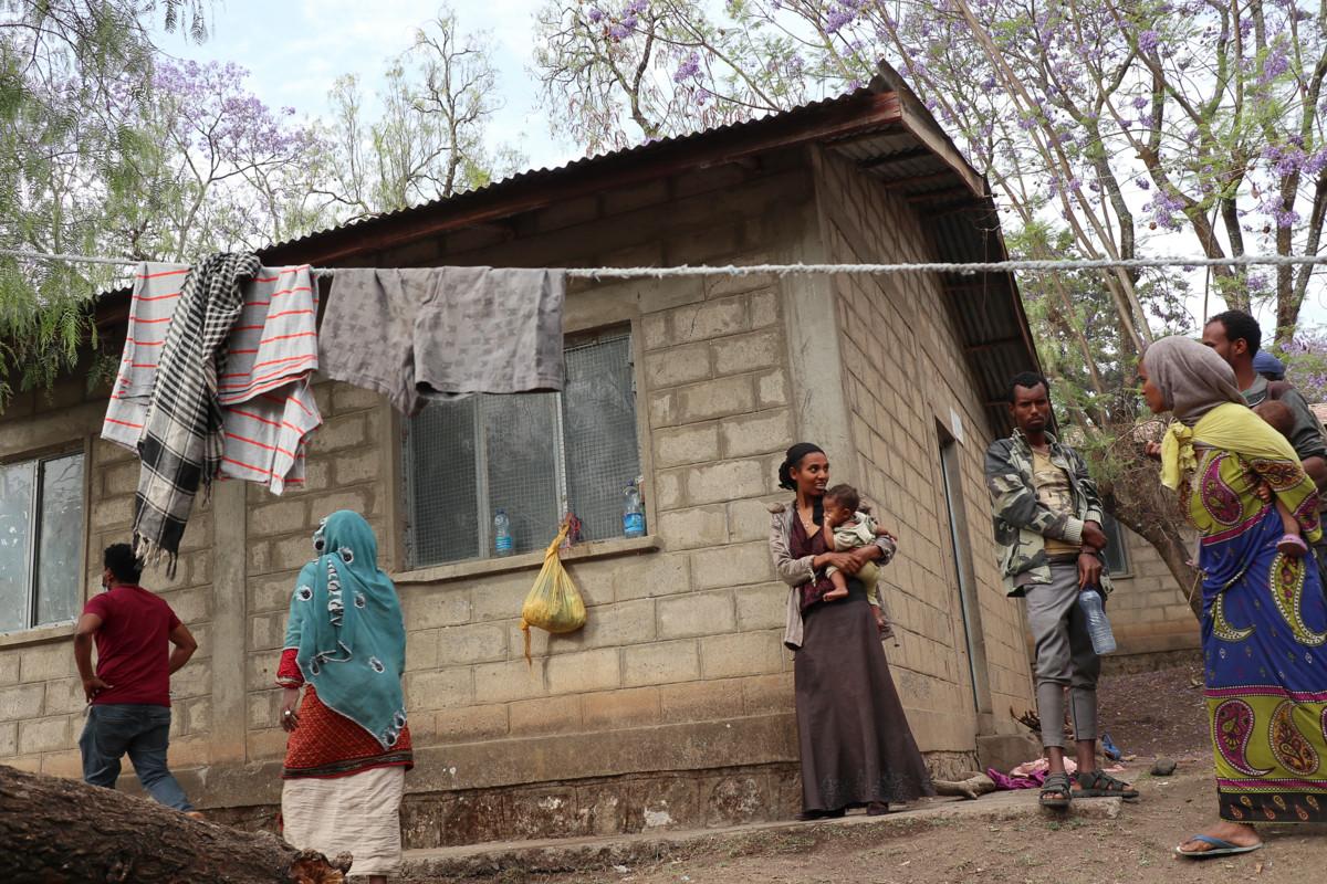 Kirkon entiseen orpokotiin Haikissa on pystytetty pakolaisleiri. Sinne on paennut sadoittain ihmisiä Oromian osavaltion väkivaltaisuuksia. Orpokoti oli aikoinaan Lähetysseuran tukema ja rakennettu Etiopian 1980-luvun suuren nälänhädän aikana.