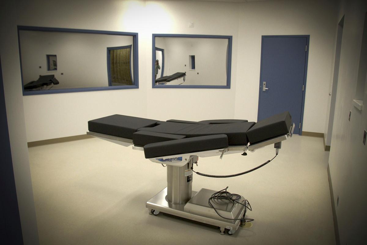 Kuolemantuomiot pannaan täytäntöön usein ampumalla, sähköiskulla, hirttämällä ja myrkkyruiskeella. Saudi-Arabiassa on käytössä mestaus. Kuvassa teloitushuone Yhdysvallloista Nevadan osavaltiosta. Kuva: AP / Lehtikuva