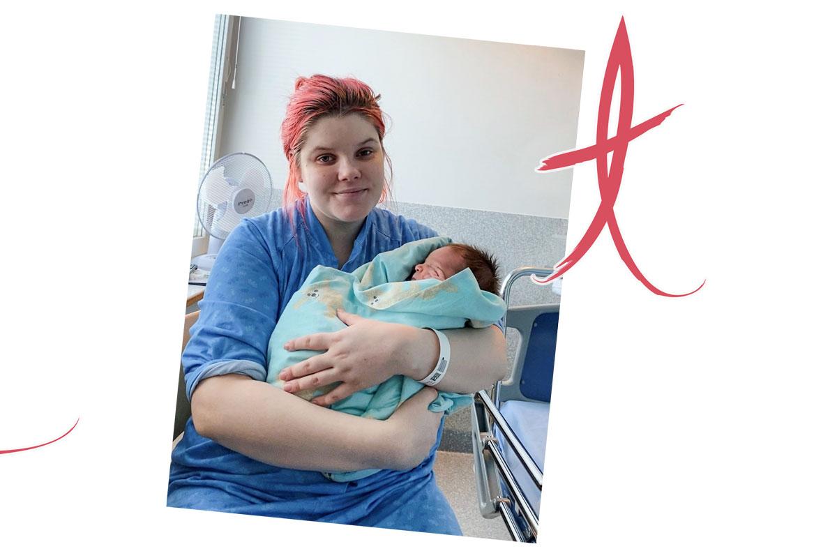 Äiti-Annika ja kahden päivän ikäinen tytär.