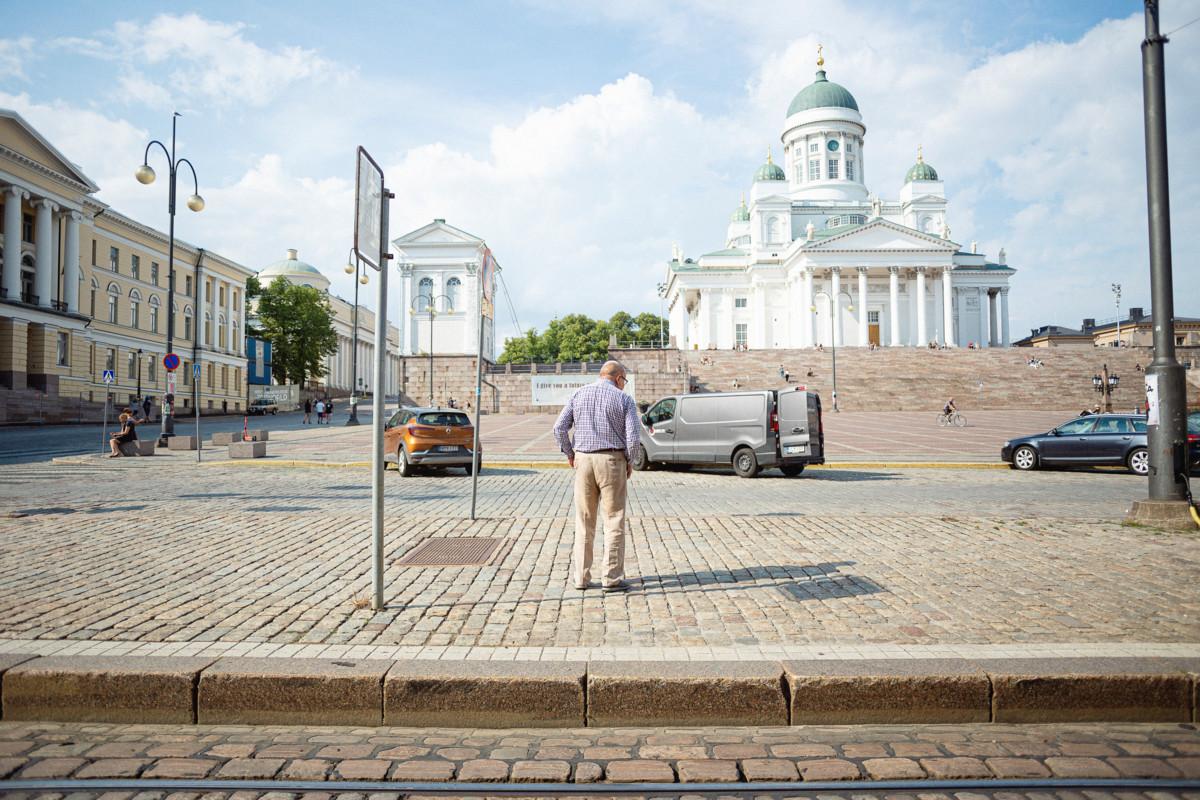 Eero Huovinen työskenteli Helsingin Yliopistolla sekä Helsingin piispana kymmeniä vuosia. 