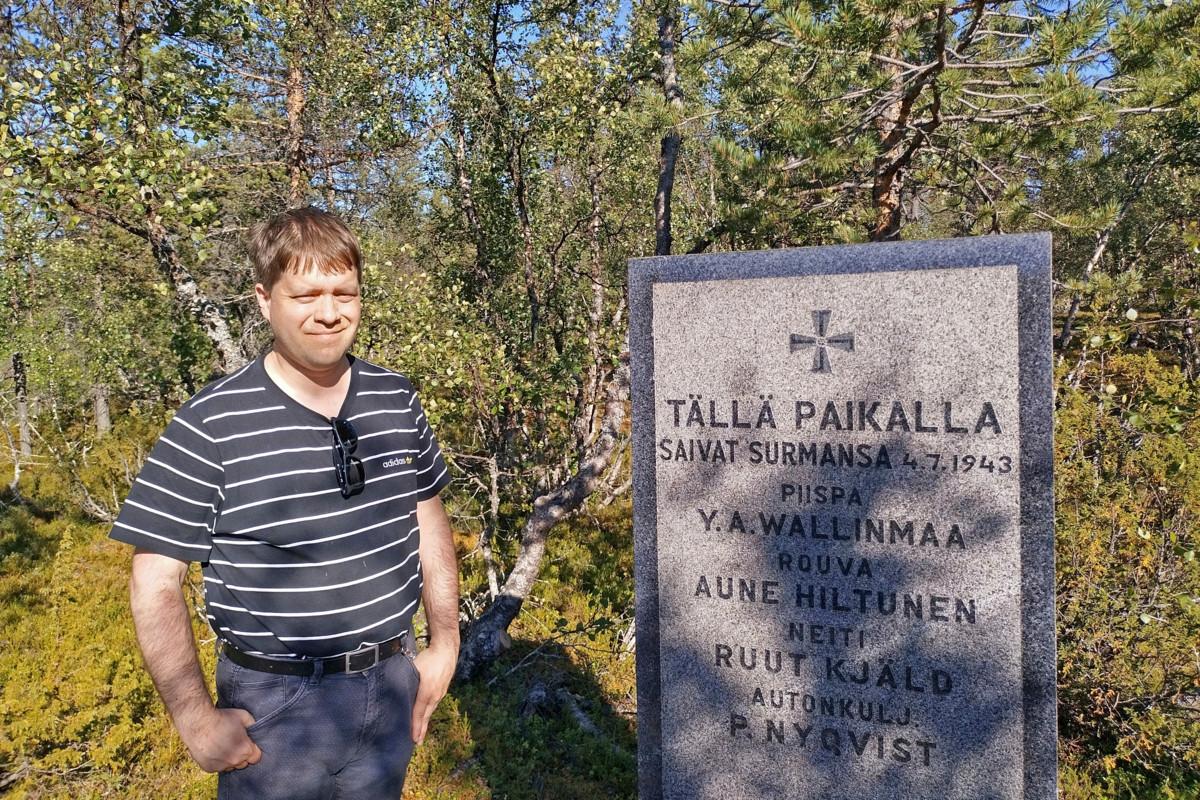 Partisaani-iskun paikalle pystytettiin muistomerkki vuonna 1950. Se oli tutkija Ville Jalovaaran mukaan poikkeuksellista, sillä YYA-Suomessa vaalittiin herkkiä suhteita Neuvostoliittoon ja varottiin puhumasta siviilikohteisiin tehdyistä iskuista.