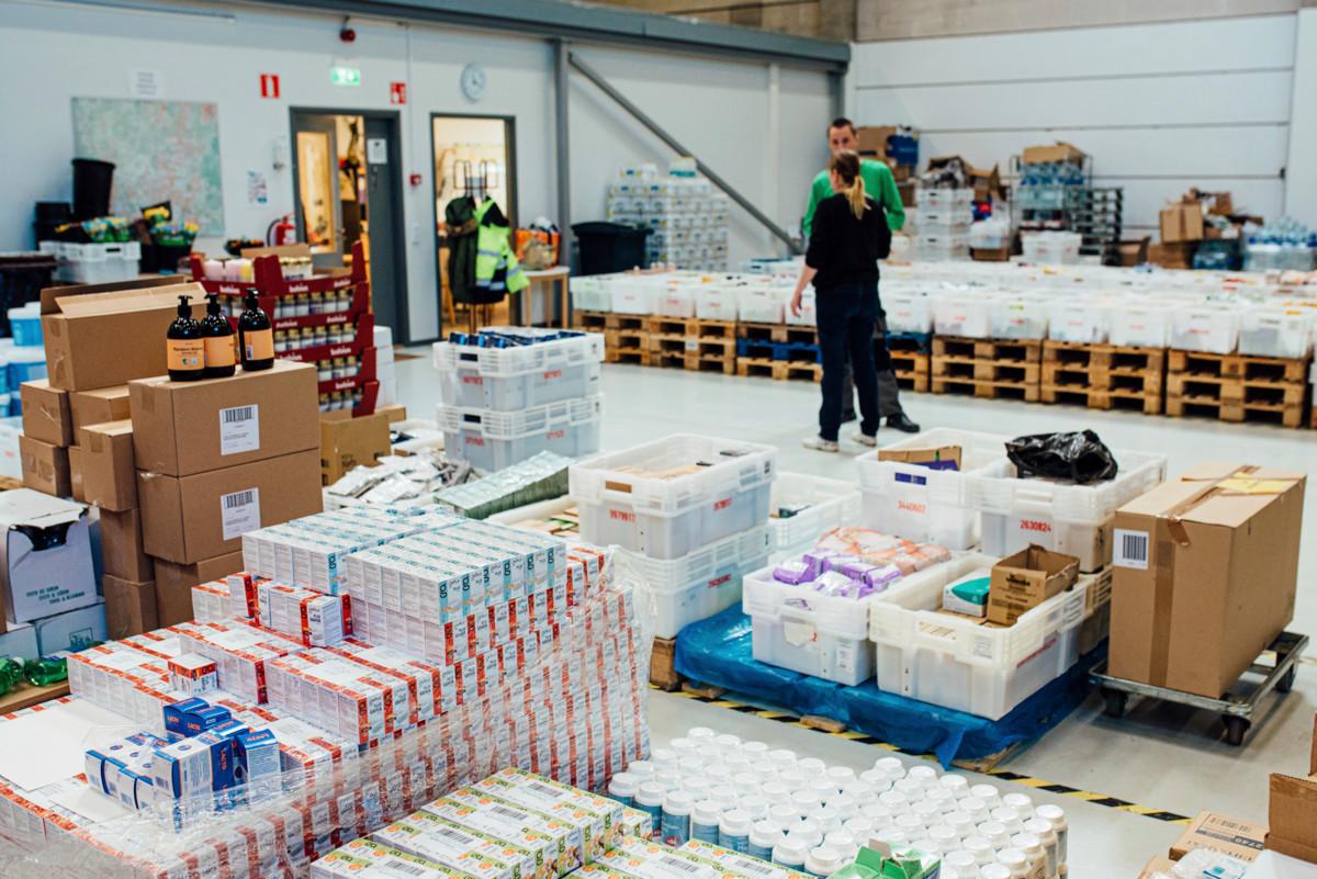 Yhteisön pöydän hävikkiterminaalissa Vantaalla ruokaa säilytetään oikeissa lämpötiloissa, pakataan ja toimitetaan eteenpäin verkostoon, jossa on noin 80 ruoka-avun toimijaa.