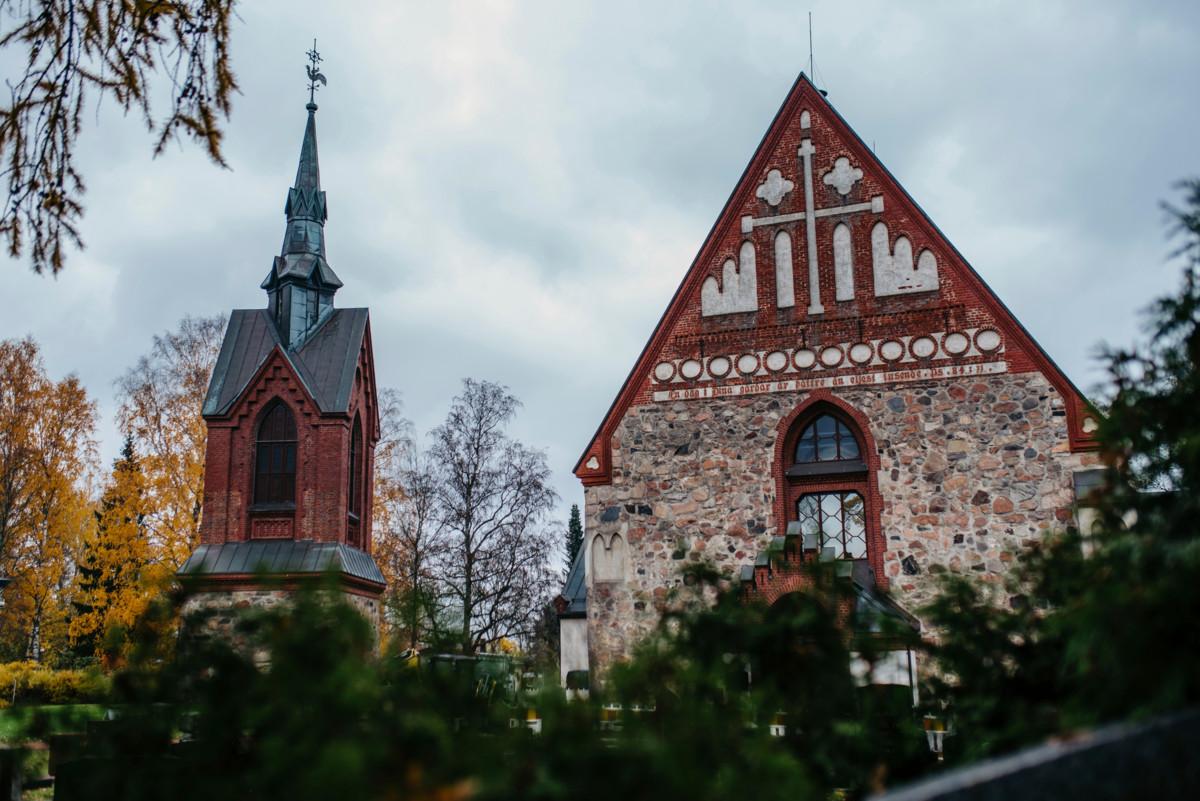 Pyhän Laurin kirkon kaariholvin ikkunat olivat yksi neulemallin inspiraatioista.