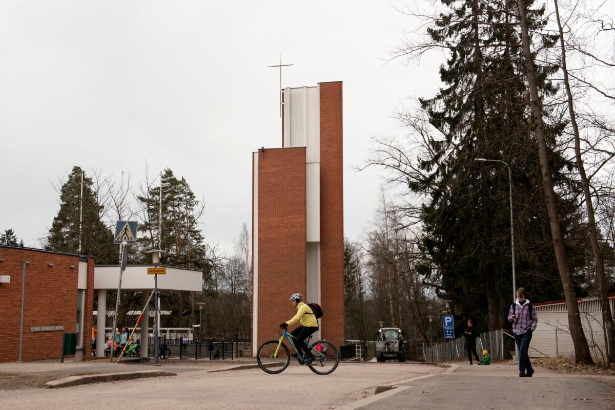 Pakilan seurakunnan jäsenet pääsevät ensi keväänä valitsemaan uutta kirkkoherraa. Kuvassa Hyvän paimenen kirkko.