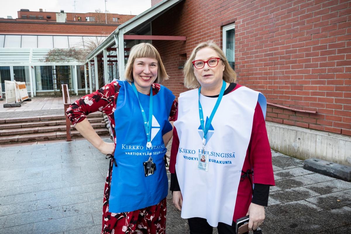 Hanketyöntekijät Marika Dahl (vas.) ja Kristiina Hanhirova etsivät nyt nuoria vapaaehtoisiksi neuvojiksi digiosallisuushankkeeseen.
