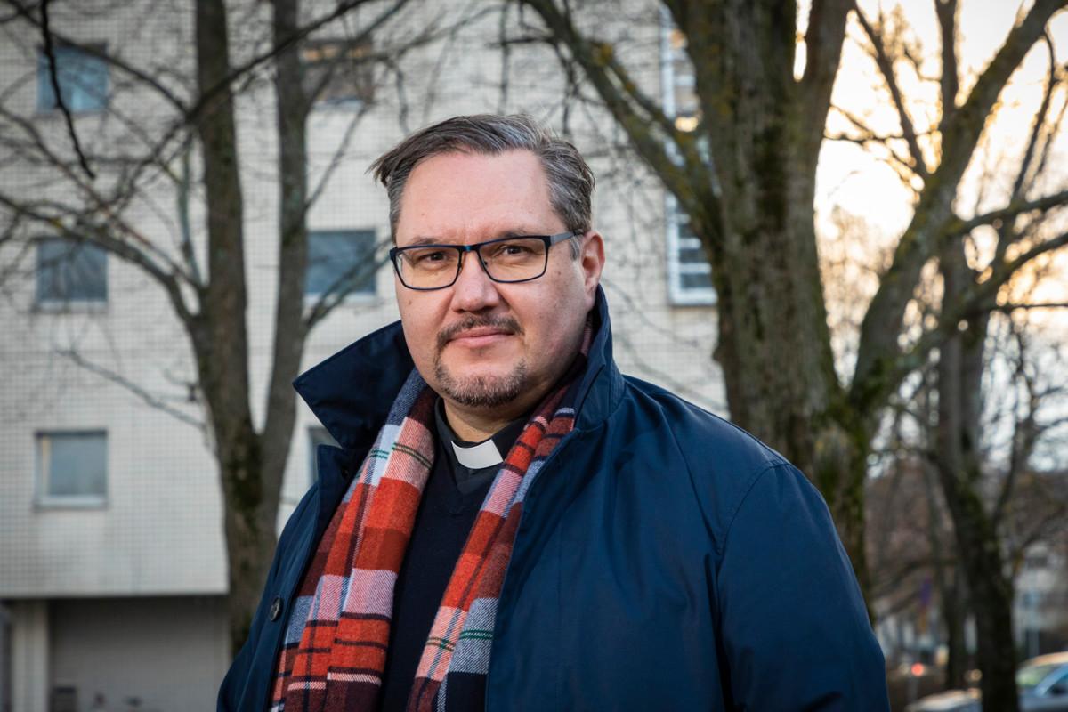 Seurakuntayhtymän johtajan Juha Rintamäen mukaan henkilöstövähennyksiin ja niiden toteutustapaan on ennen kirkkovaltuuston talouspäätöksiä vielä aikaista ottaa kantaa.