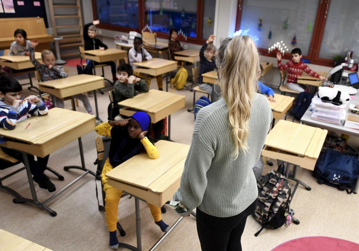 Uskonnonopetus muuttuu koulun mukana. Kuvassa Itäkeskuksen peruskoulun ensimmäisen luokan oppitunti tammikuussa 2021.