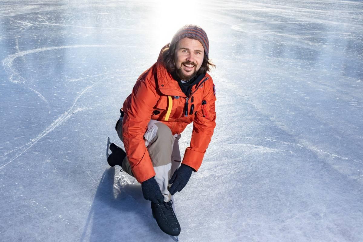 Luistelu on yksi Asko Nuorkiven lempilajeista. Hän on harrastanut taitoluistelua ja toiminut luistelukoulun ohjaajana sekä lapsille että aikuisille.