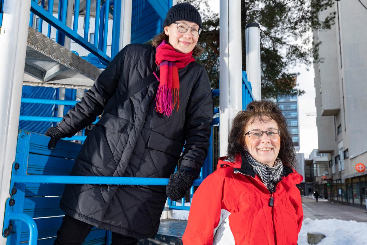 Paula Bruce-Haatainen ja Ann-Mari Hintikka kehottavat perheitä hakemaan apua ajoissa, kun omat keinot eivät enää riitä.