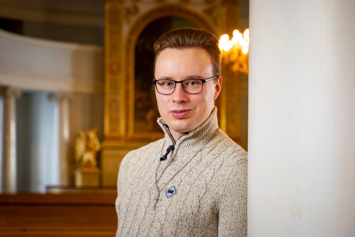 Topi Rautiaisen teologian opinnot Helsingin yliopistossa ovat loppusuoralla. Hän valmistuu maisteriksi kolmen ja puolen vuoden opintojen jälkeen alkukeväästä 2023.