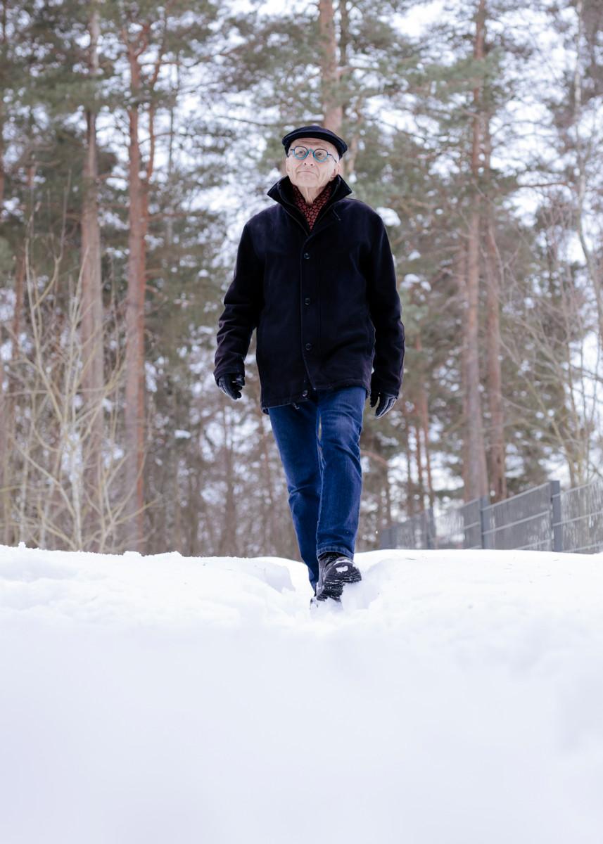 Eero Junkkaalalle Raamattu on Jumalan sanaa, mutta myös rosoinen ja monisyinen kirja, jossa voi olla virheitäkin.