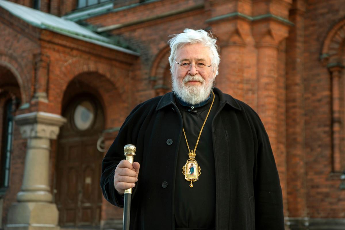 Arkkipiispa Leon mukaan Suomen ortodoksisessa kirkossa jokaisella on seksuaaliseen suuntautumiseen katsomatta oikeus elää omana itsenään vailla pelkoa. Moskovan patriarkan homofobiset puheet hän tuomitsee jyrkästi samoin kuin Venäjän kirkon tuen sodalle.