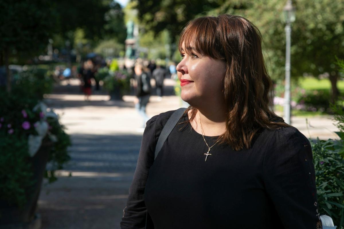 Riikka Porkola on Kirkkohallituksen ulkosuomalaistyön asiantuntija, jonka vastuualueeseen kuuluvat yhteydet Inkerin evankelis-luterilaiseen kirkkoon. Kuva: Aarne Ormio