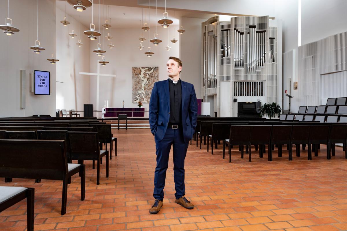 Uuden kirkkoherran juuret ovat Olarin seurakunnan alueella. Olarin kirkko on myös Antti Malisen rippikirkko.