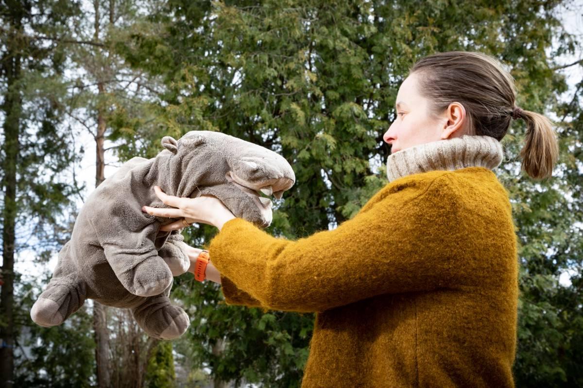 – Suru pitää käsitellä pois, ennen kuin elämäämme voi tulla uusi koira, Mia Backman sanoo.