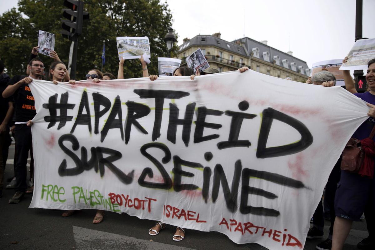 Ranskalaiset mielenosoittajat kutsuivat Israelia apartheid-valtioksi vuonna 2015. Kuva: Kenzo Tribouillard / AFP / Lehtikuva