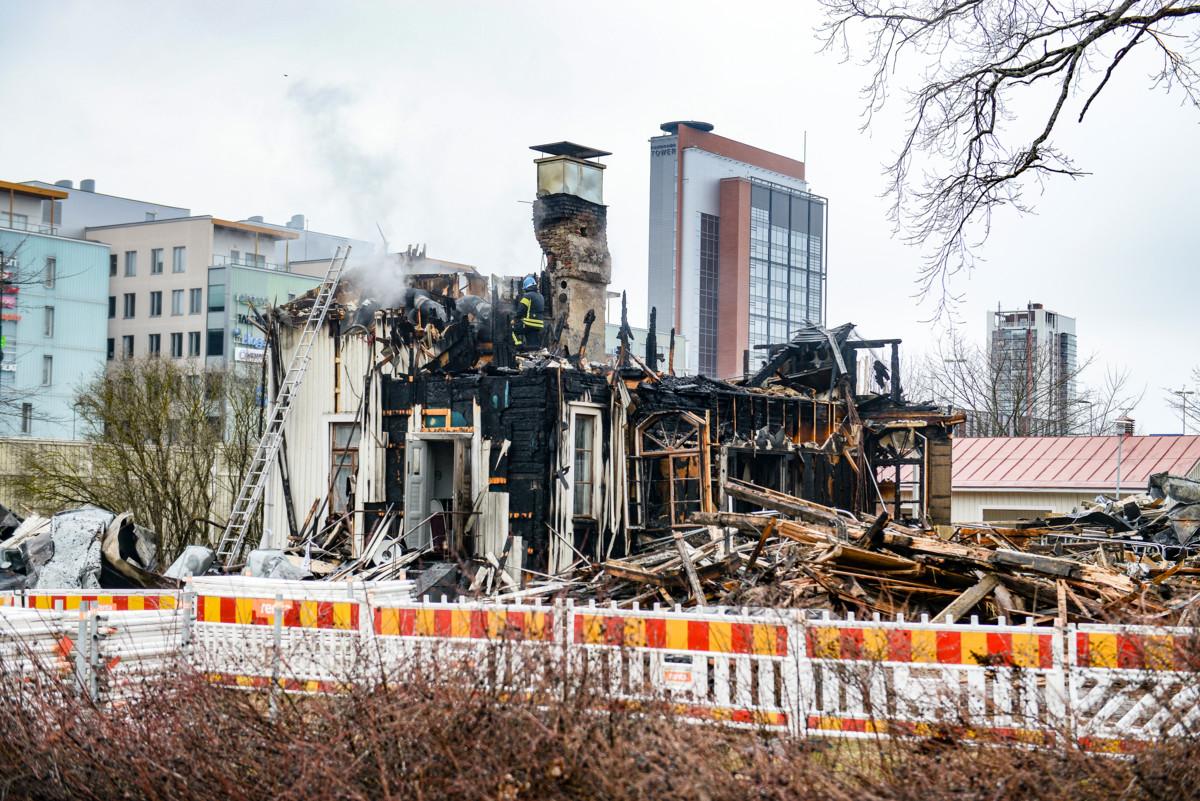 Perkkaan kappelin paloa pidetään tuhopolttona.