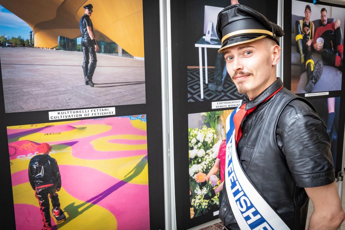 Ihmisyys-näyttelyn on koonnut ja valokuvat ottanut Eero Lahti, tämän vuoden Mister Fetish Finland. Kuva: Esko Jämsä