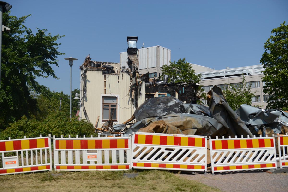 Leppävaaran seurakunnalle kuulunut Perkkaan kappeli paloi kiirastorstaina 2022. Nyt palopaikalla näyttää tältä.