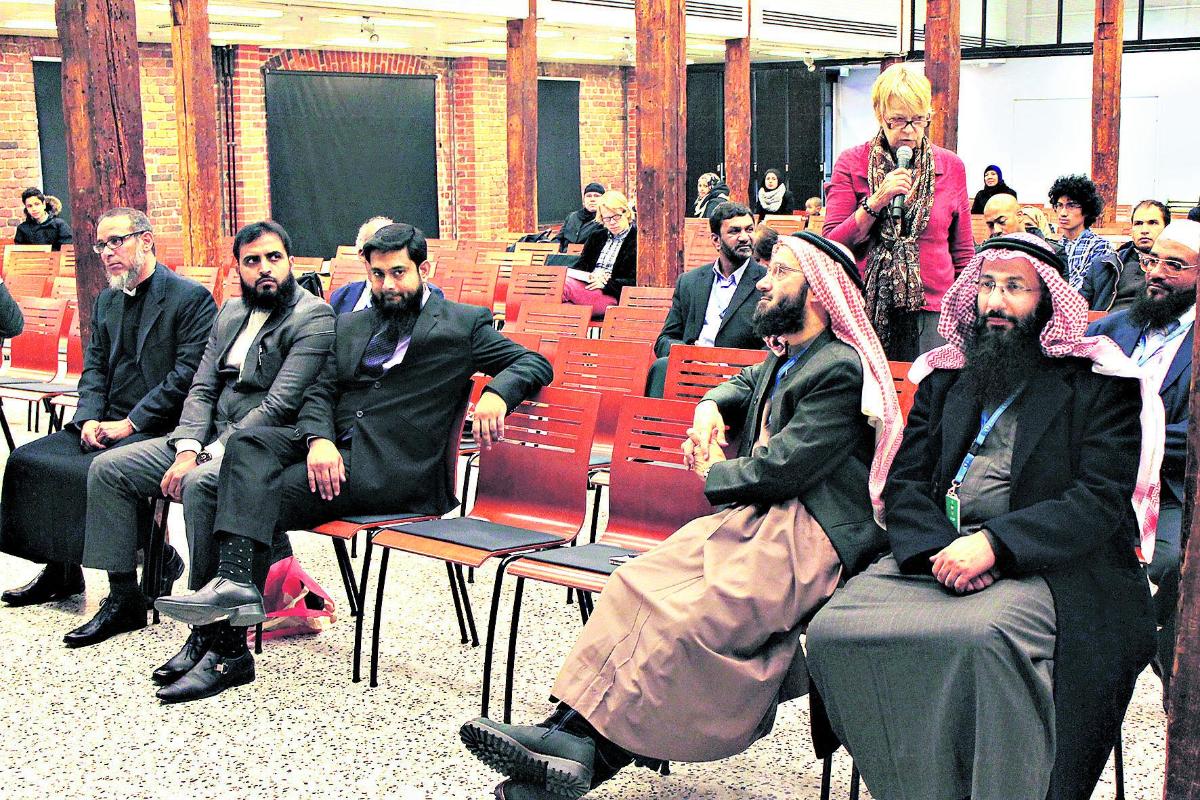Vuoropuhelua. Islam-Expo haluaa lisätä vuoropuhelua ja eri uskontojen yhteiseloa Suomessa. Tapahtuma järjestetään joka toinen vuosi.