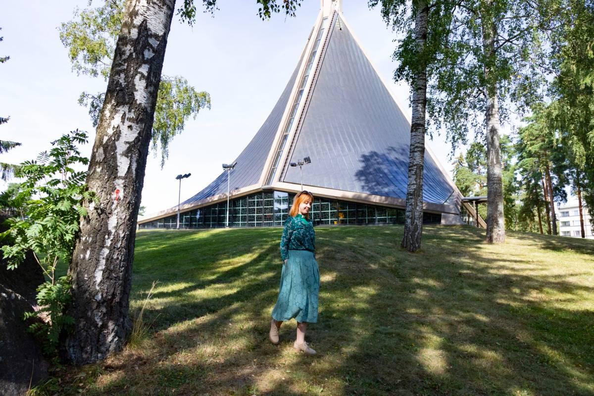 Diakoni Heini Sinkon ja hänen kahden työtoverinsa vastuulla on pientä kaupunkia vastaava 30 000 asukkaan alue.