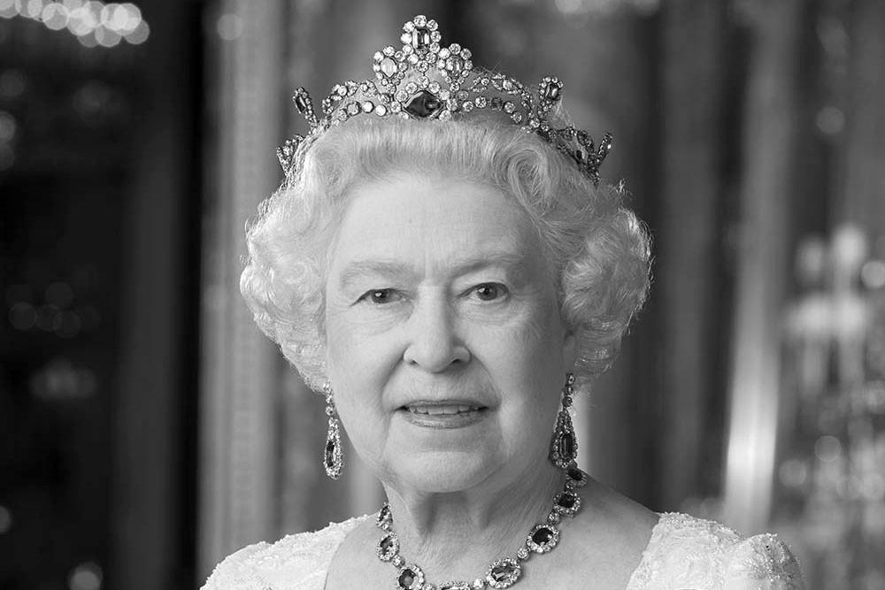 Kuningatar Elisabet II (1926–2022) oli kuningattarena 70 vuotta. Sinä aikana maailma muuttui, mutta kirkon ja monarkin yhteys pysyi tiiviinä. Kuva: Queensland / Wikipedia / Creative Commons
