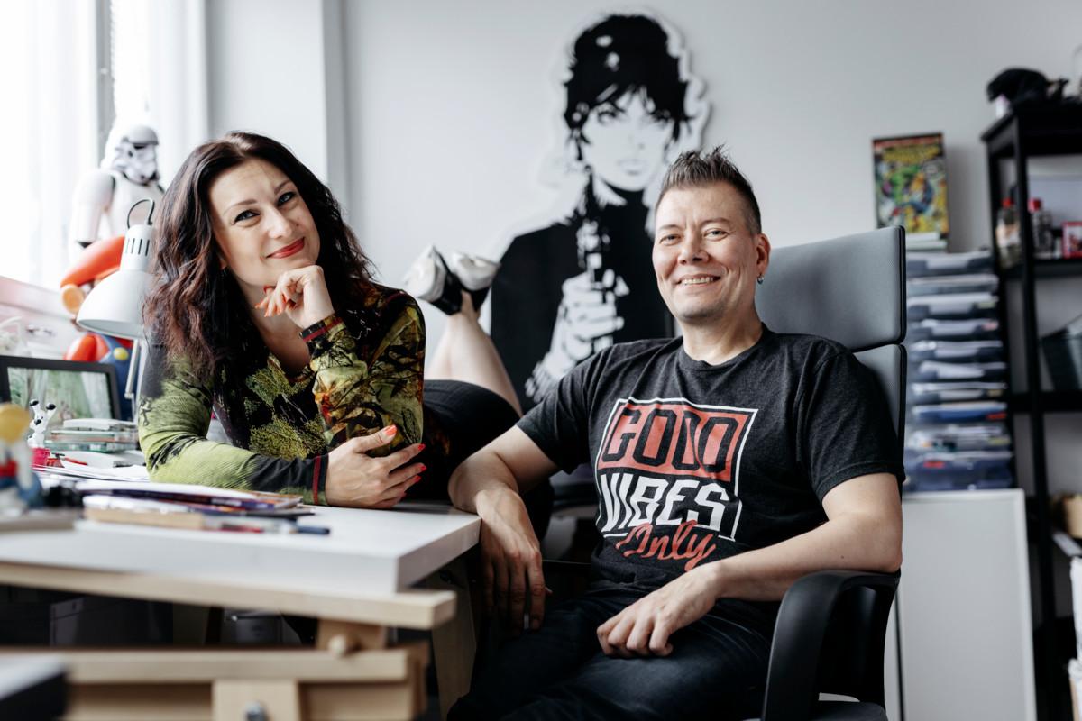 Kamala luonto -sarjakuvan tekijät Marja Lappalainen ja Jarkko Vehniäinen tapasivat sarjakuvapiireissä ja heistä tuli pari.
