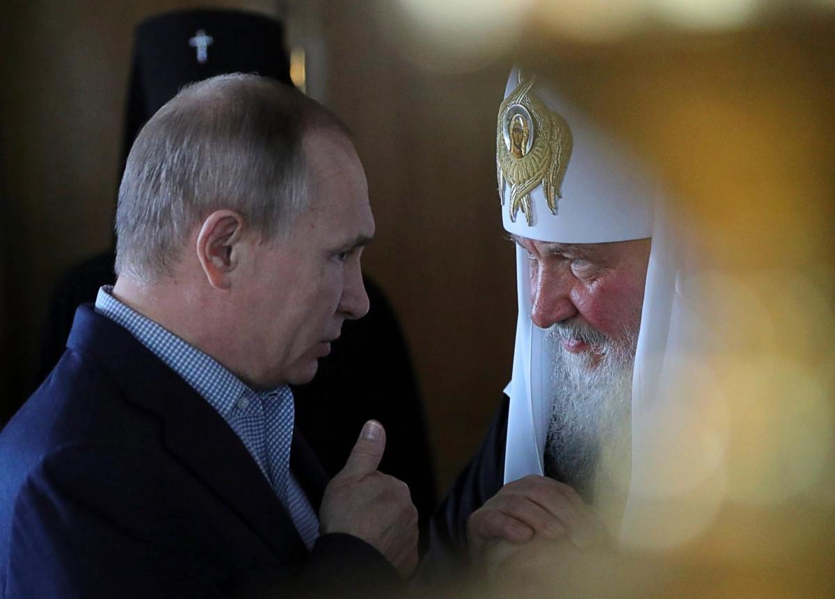 Presidentti Vladimir Putinin vahvimpiin tukijoihin kuuluu Moskovan patriarkka Kirill. Kuva: Mikhail Klimentyev/Lehtikuva/TASS