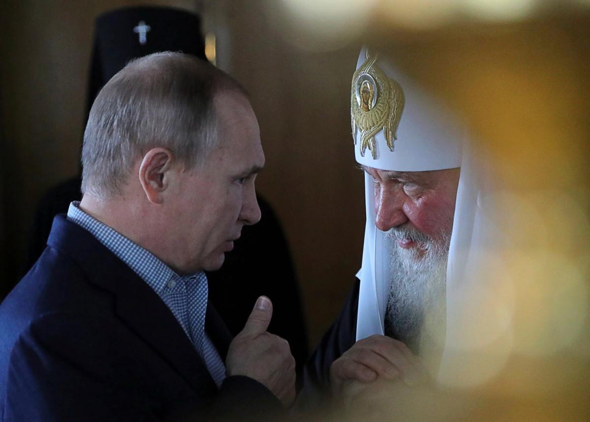 Presidentti Vladimir Putinin vahvimpiin tukijoihin kuuluu Moskovan patriarkka Kirill. Kuva: Mikhail Klimentyev/Lehtikuva/TASS