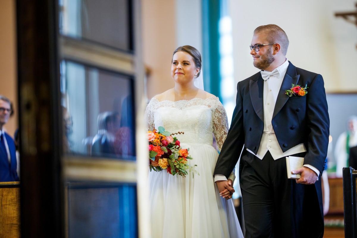 Sinituuli Untamala ja Valdemar Artte menivät naimisiin Töölön kirkossa syyskuussa. 
