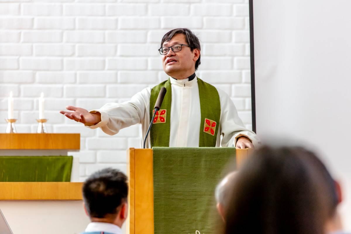Kiinankielisen työn pappi Paulos Huang on kääntänyt luterilaista teologiaa kiinaksi.