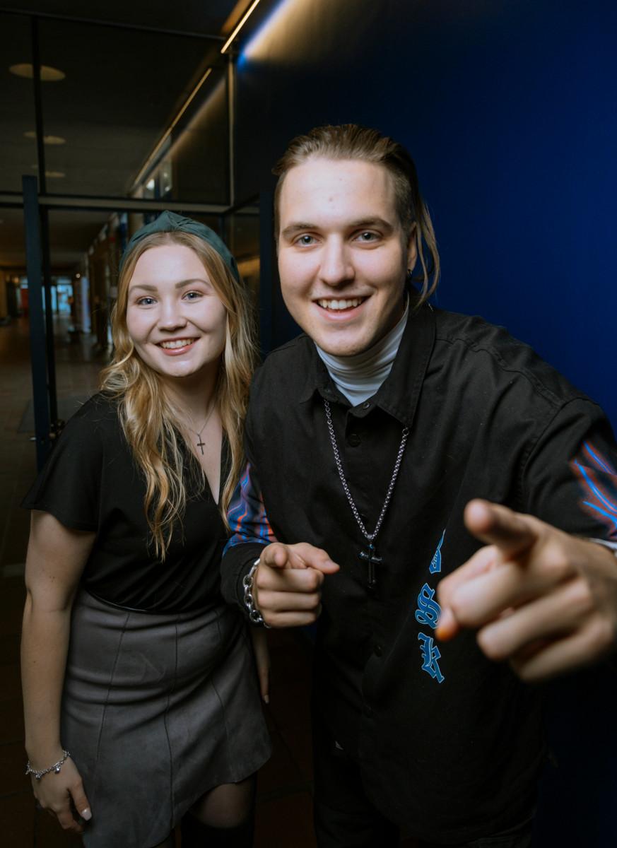Pilvi Sarjala ja Rasmus Aho toivovat, että Blessed Bass -reivit houkuttelevat paikalle myös niitä, jotka eivät vielä ole mukana Tapiolan seurakunnan toiminnassa.
