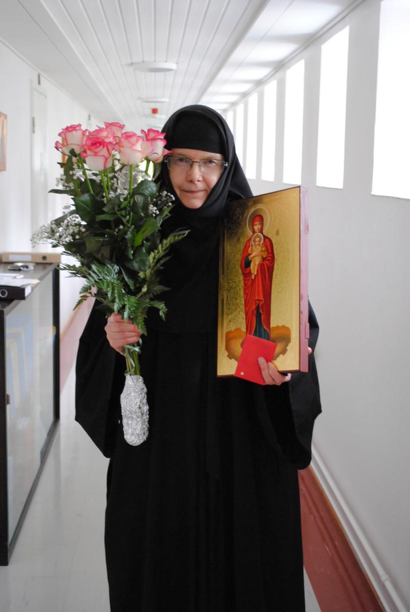 Äiti Kristoduli 70-vuotispäivänään Lintulan luostarissa.