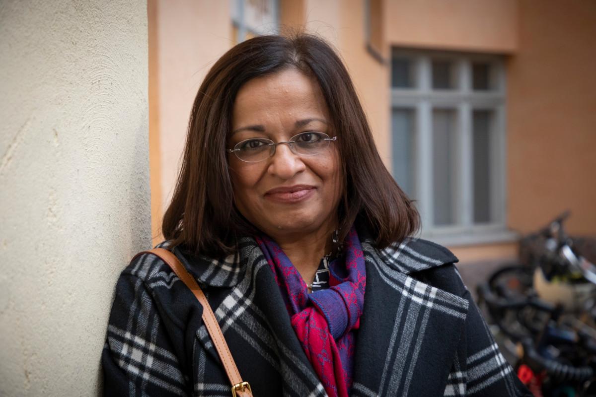 Mona Siddiquin mielestä länsimaissa on uskonnollisesta ja etnisestä taustasta riippumaton ongelma, kun tietty nuorten vihaisten miesten ryhmä ei jaa eurooppalaisia arvoja.