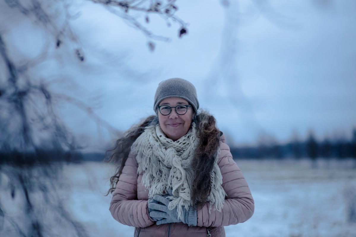 – Ahdistuksen vastatunne on kokemus pysyvyydestä. Se, että elämä kantaa ja minä selviän kyllä, sanoo psykoterapeutti ja perheneuvoja Katianna Ruuskanen.